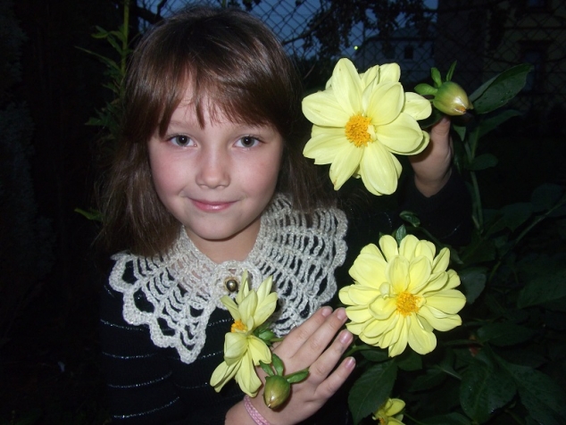 Ангелинкин воротничок " Топлёное молочко " ( 8 лет ).