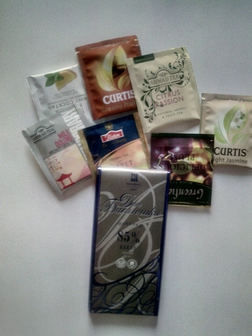 Чай, его было очень много, он весь вкусный Чай, его было очень много, он весь вкусный