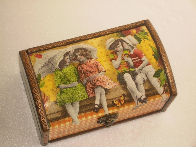 Декупаж. Шкатулка для девичьих секретиков.