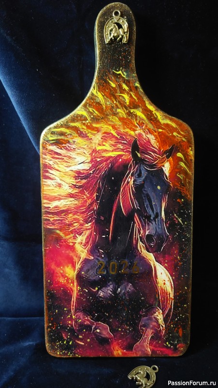 Декоративная досочка “Огненный скакун”