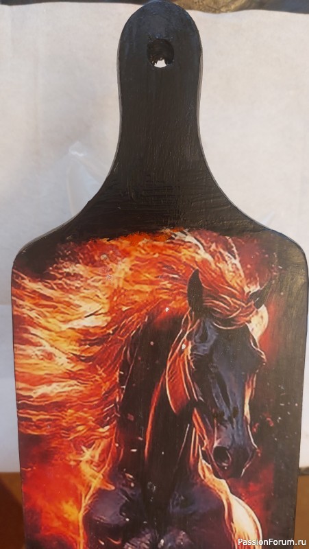 Декоративная досочка “Огненный скакун”