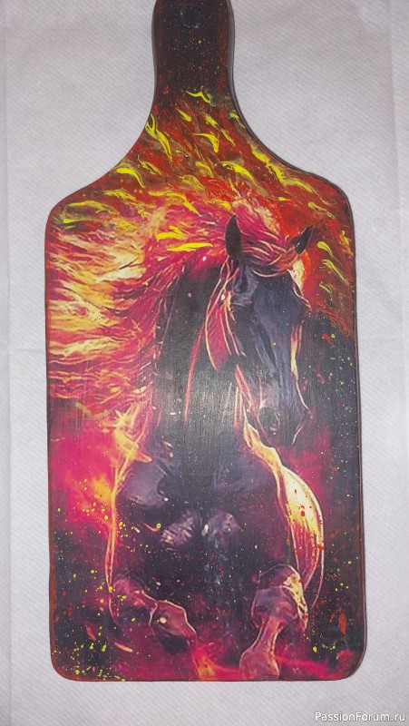 Декоративная досочка “Огненный скакун”