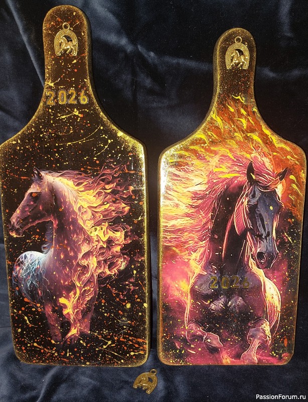 Декоративная досочка “Огненный скакун”