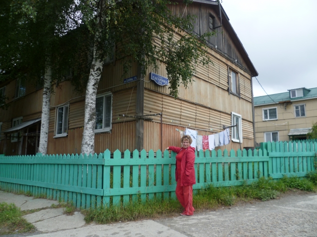 Прогулка по красивому городу Ханты-Мансийску с подругой