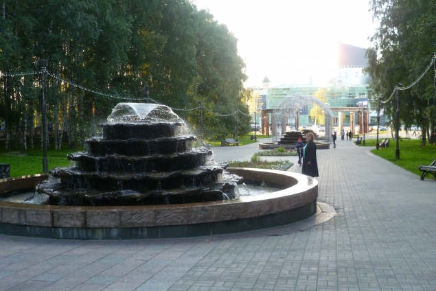 Прогулка по красивому городу Ханты-Мансийску с подругой. часть 2