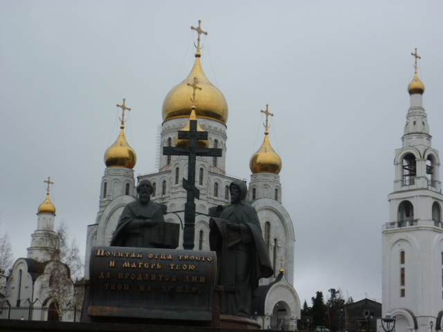 Посещение храмового комплекса беломраморного храма Воскресения Христова