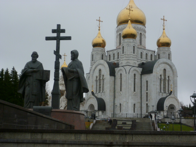 Посещение храмового комплекса беломраморного храма Воскресения Христова