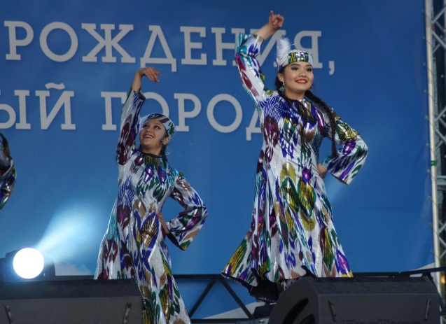 С праздником, Россия! С днём рождения, Красноярск!
