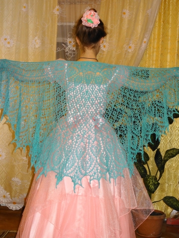 Gaudeamus Lace Shawl
by Anna Victoria Gaudeamus Lace Shawl
by Anna Victoria