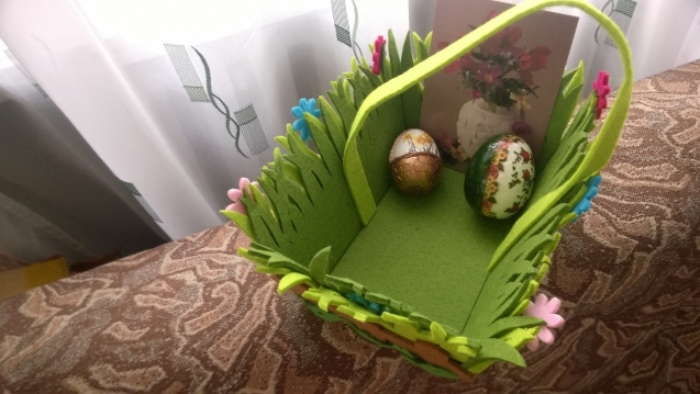 Корзиночка, на пасху покрасим домашних яиц (у нас свои курочки и гуси) постряпаем куличи ,освятим... Корзиночка, на пасху покрасим домашних яиц (у нас свои курочки и гуси) постряпаем куличи ,освятим...