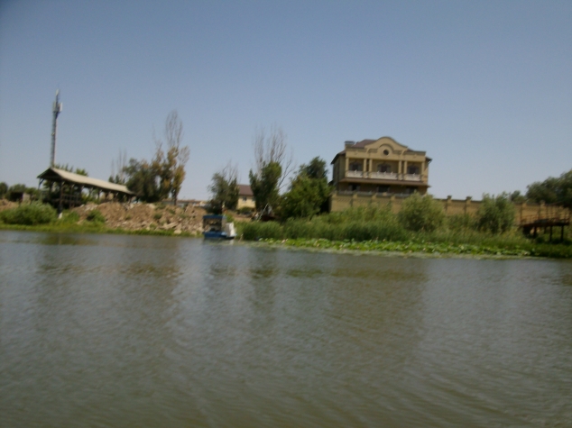 Солнце, лотос, корабли