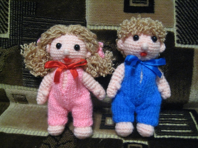 Мои первые вязаные куклы и пупсы.