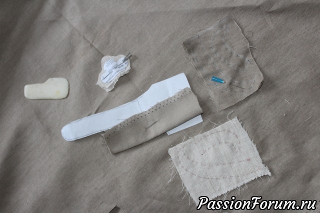 На глаз нарисовала выкройки, что-то прямо рисовала на ткани На глаз нарисовала выкройки, что-то прямо рисовала на ткани