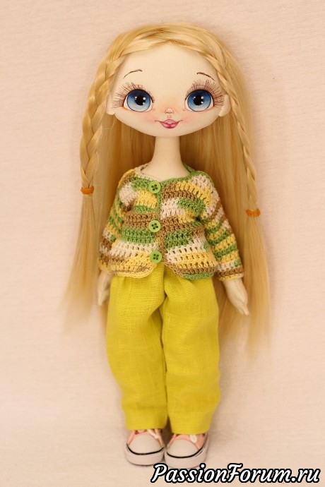 Текстильная куколка Эля.