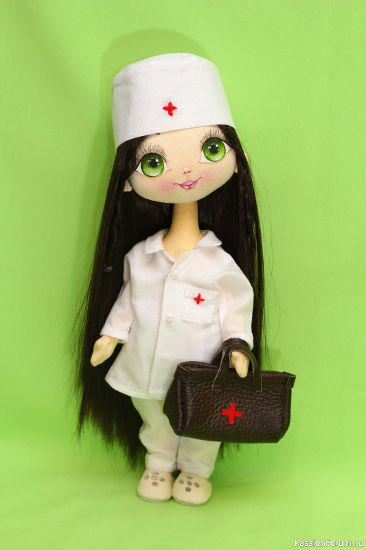 Текстильная кукла Валерия. Доктор.