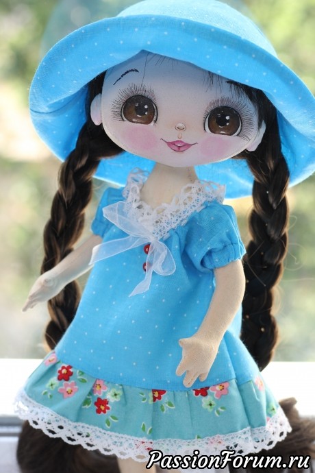 Куколка Калерия в новом платье.