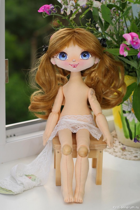Текстильная куколка Мария