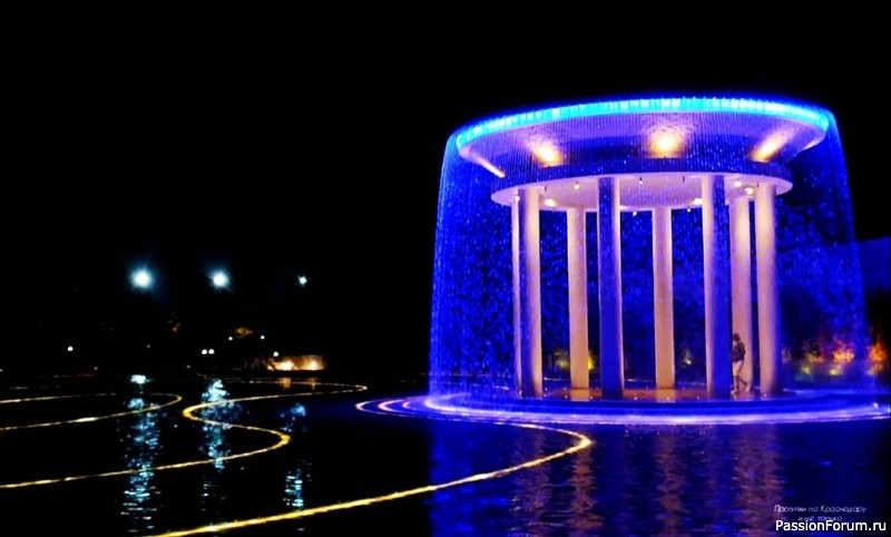 Вечерняя прогулка по парку.