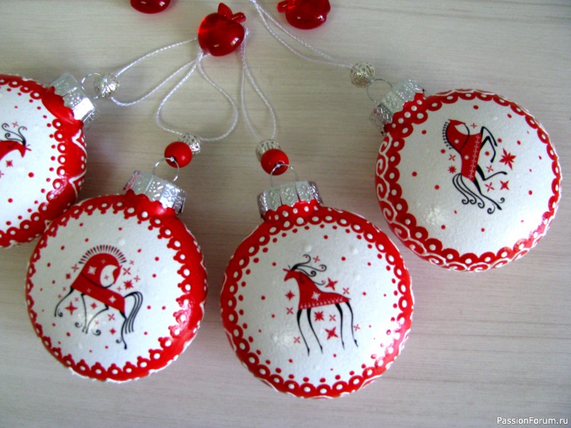 Елочные игрушки "Мезенские лошадки"