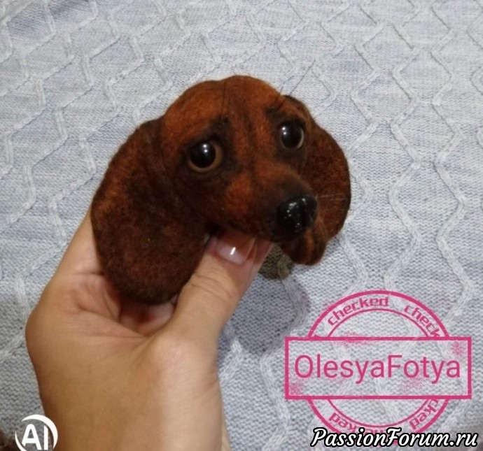 Брошь "Рыжая такса"