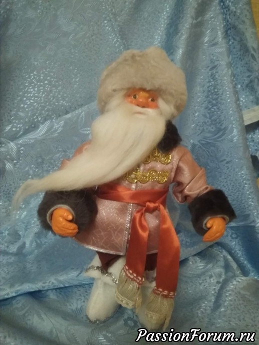 Дед Мороз под ёлку (кукла)
