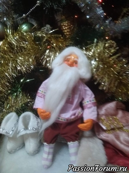 Дед Мороз под ёлку (кукла)