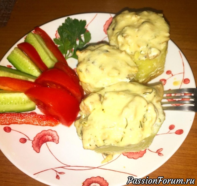 Жульен с курицей и грибами в картофельном бочонке Жульен с курицей и грибами в картофельном бочонке