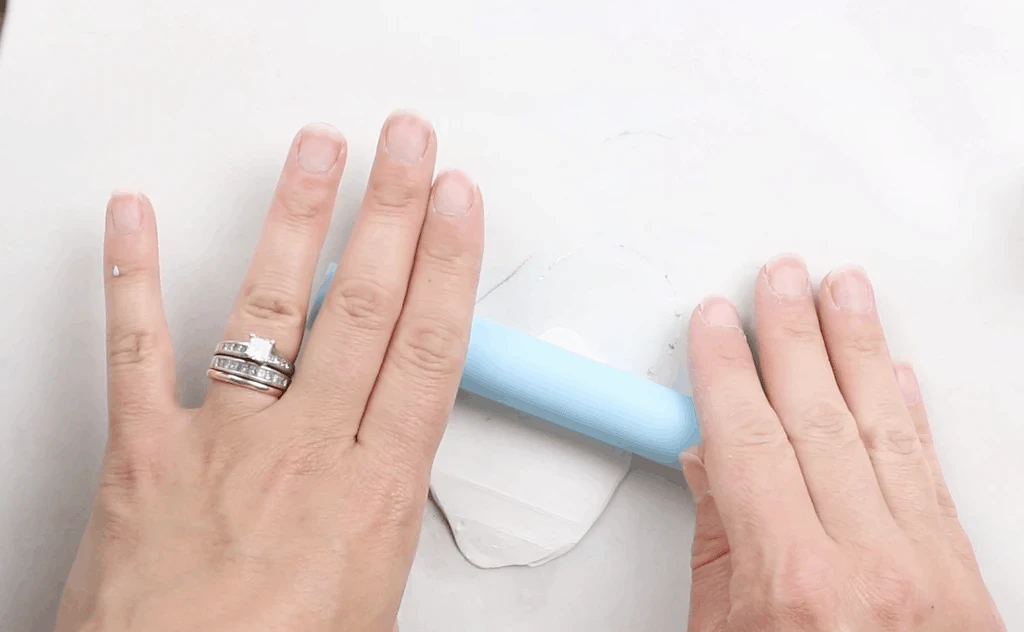 Простой брелок из полимерной глины своими руками