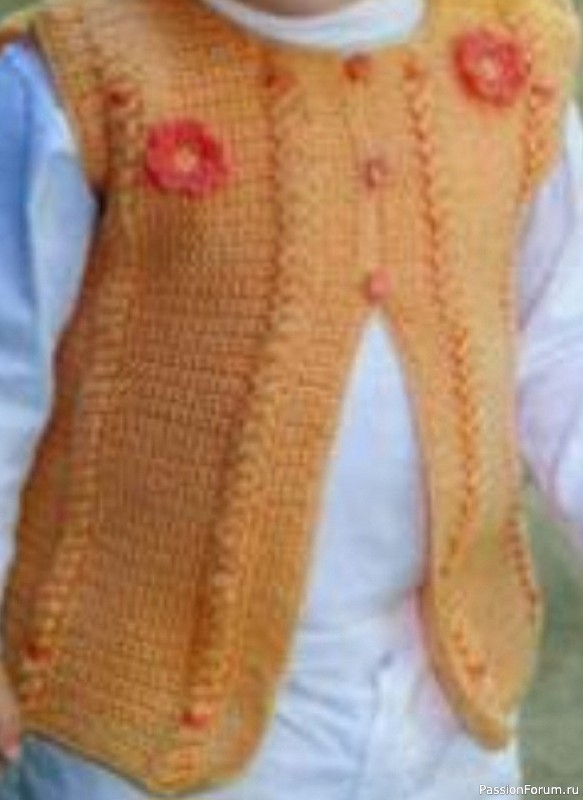 Желтая жилетка для малышки. Описание