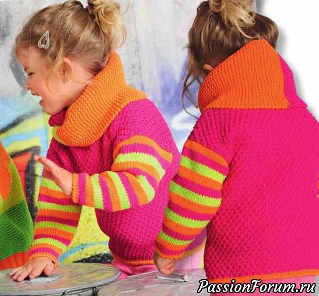 Пуловер для девочки с полосатыми рукавами и шарф снуд