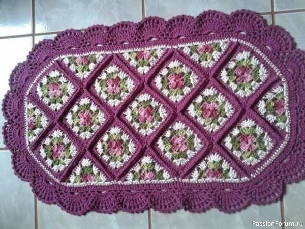 Овальный коврик из &quot;Бабушкиных квадратов&quot;