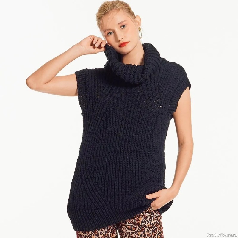 Безрукавка с воротником гольф