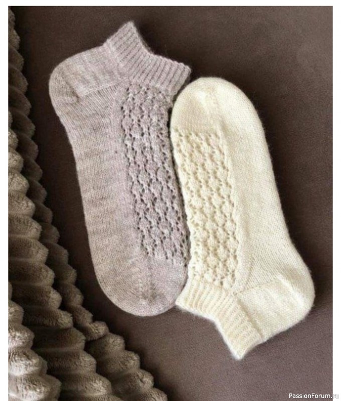 Короткие носочки спицами