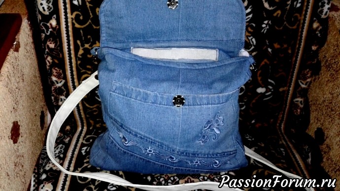 Женская сумочка из старых джинсов