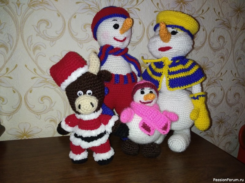 Новогодние игрушки крючком