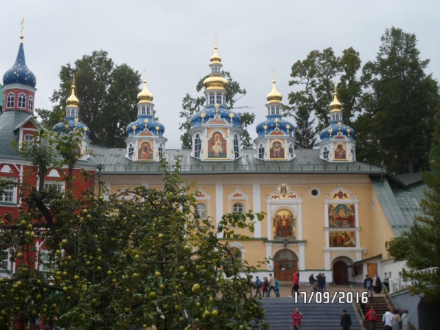 Как я провела выходные ... или поездка по Святым местам и Пушкинским горам