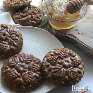 Деревянные скалки и доски для пряников