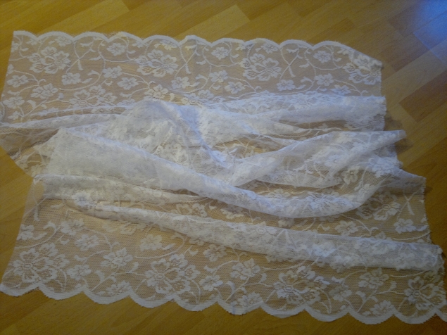 Кусочек красивой ткани, пригодится))) Кусочек красивой ткани, пригодится)))