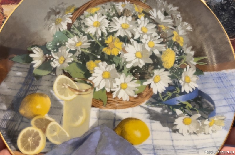 Подснежники и крокусы. Коллекция декоративных тарелочек.