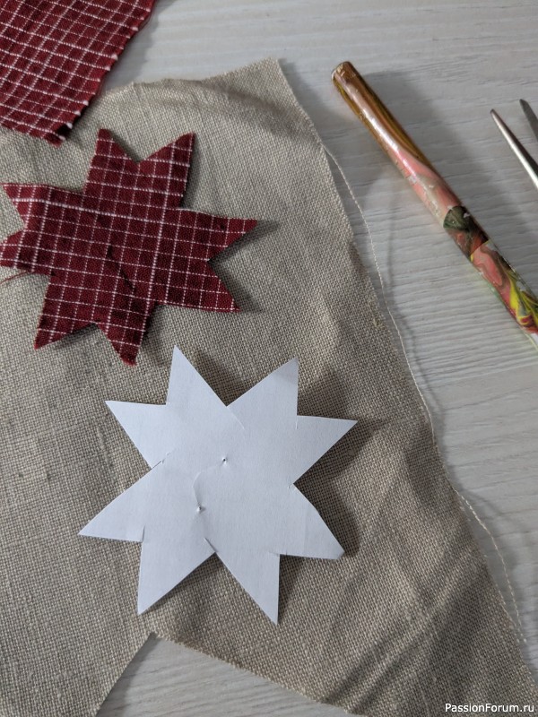 Шторы разные нужны...