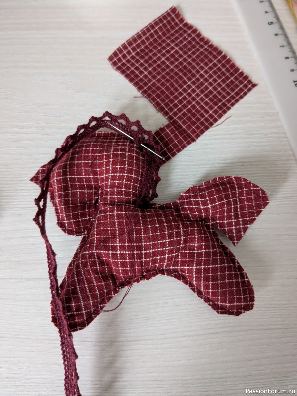 Шторы разные нужны...