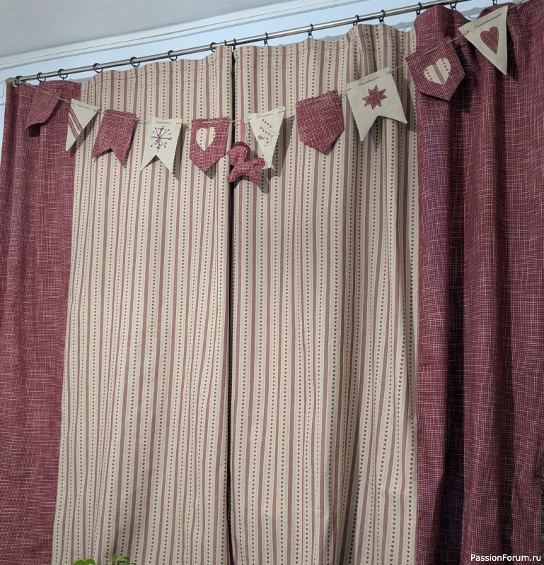 Шторы разные нужны...