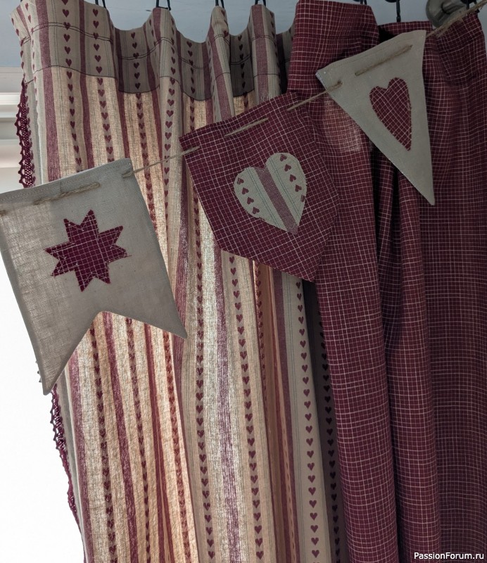 Шторы разные нужны...