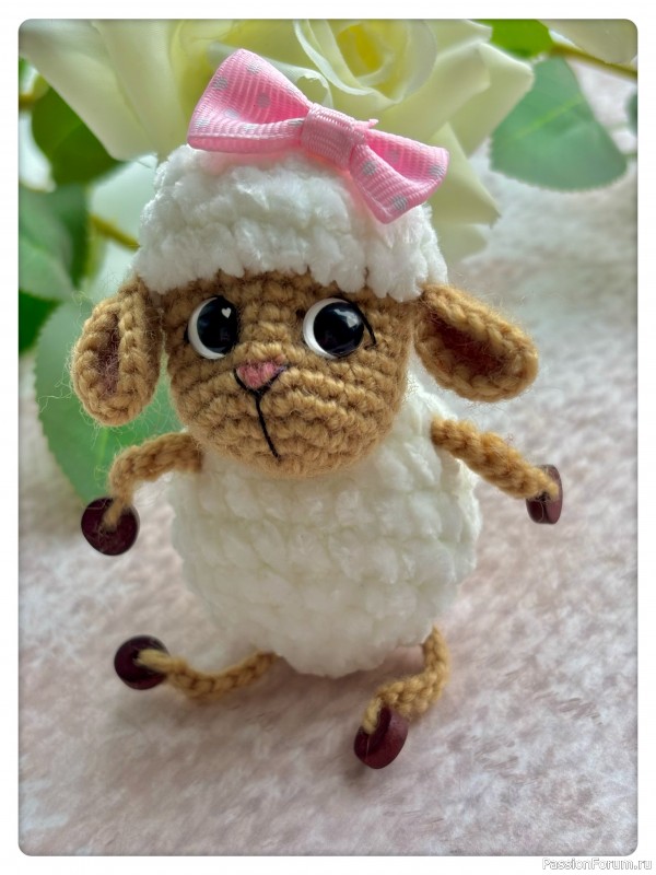 Брелок-подвеска овечка крючком