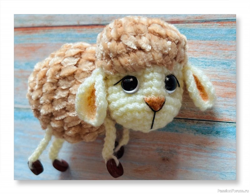 Брелок-подвеска овечка крючком