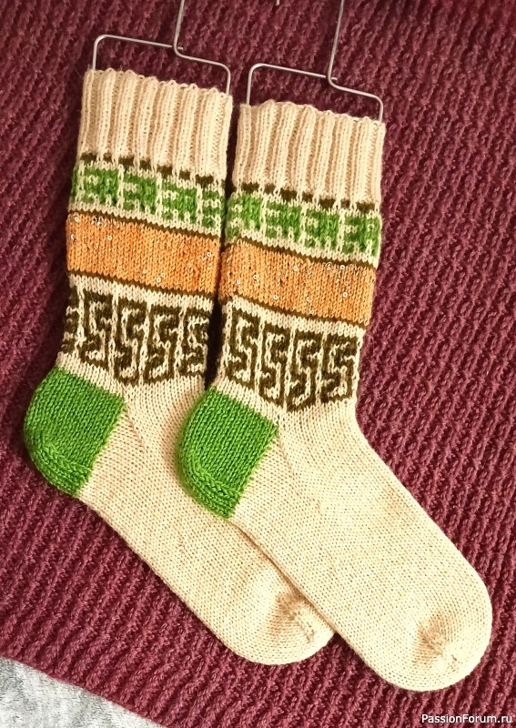 Носочки под Новогоднюю ëлочку