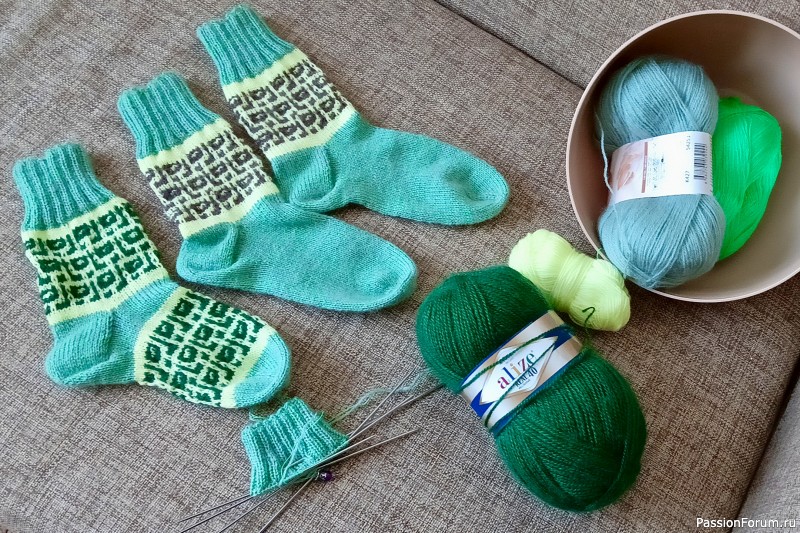 Носочки под Новогоднюю ëлочку