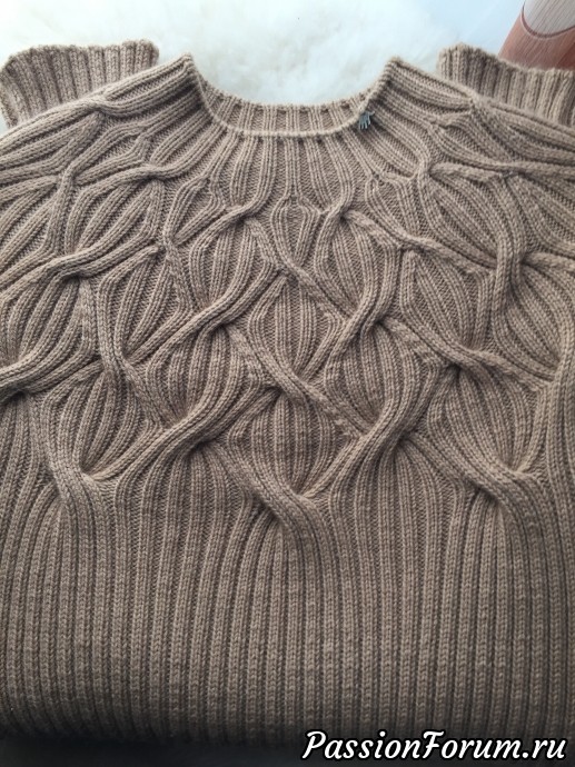 Женский вязаный пуловер - реплика на BOTANICAL YOKE PULLOVER