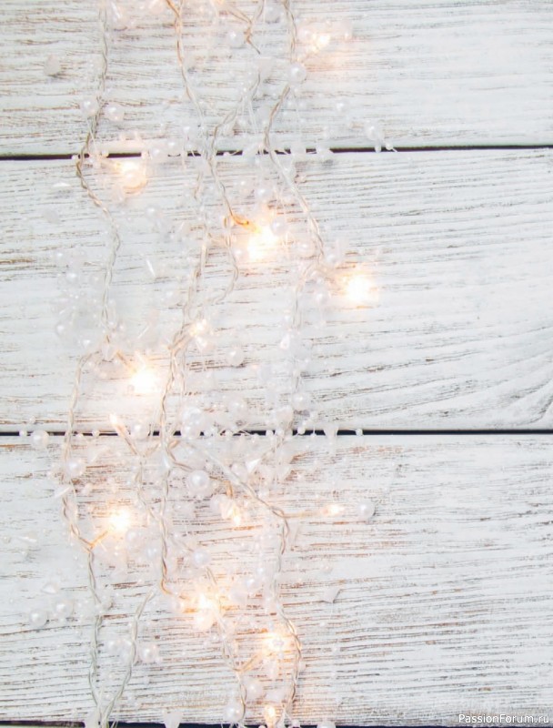 Коллекция проектов для рукодельниц в книге «Макраме на елку»