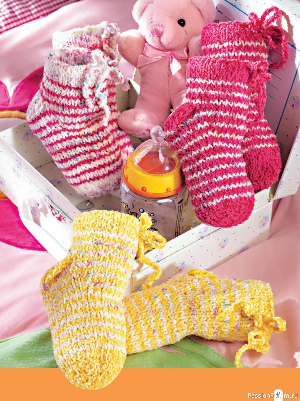 Коллекция моделей носков в журнале «Socken Stricken & Hakeln HU047 2023»